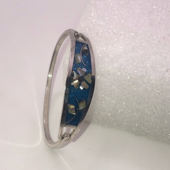 Vtg Taxco Sterling Abalone Inlay Floral Motif w Crushed Turquoise Bangle 6.5” - Picture 2 of 7